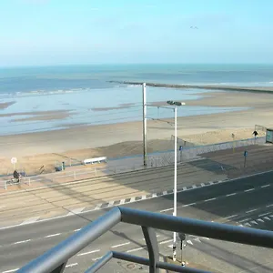 'de Strandwandeling' Near Oostende